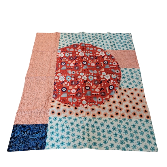 Throw Quilt Circle Mod Floral  Hand Crafted New - Picture 1 of 5